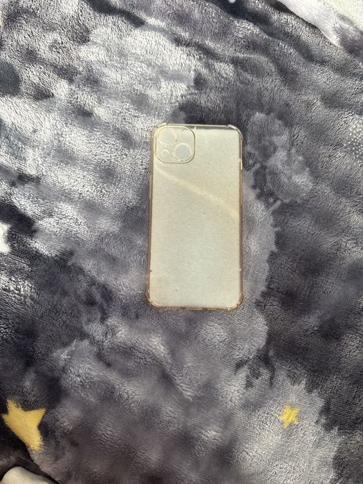 Чехлы на iPhone 13