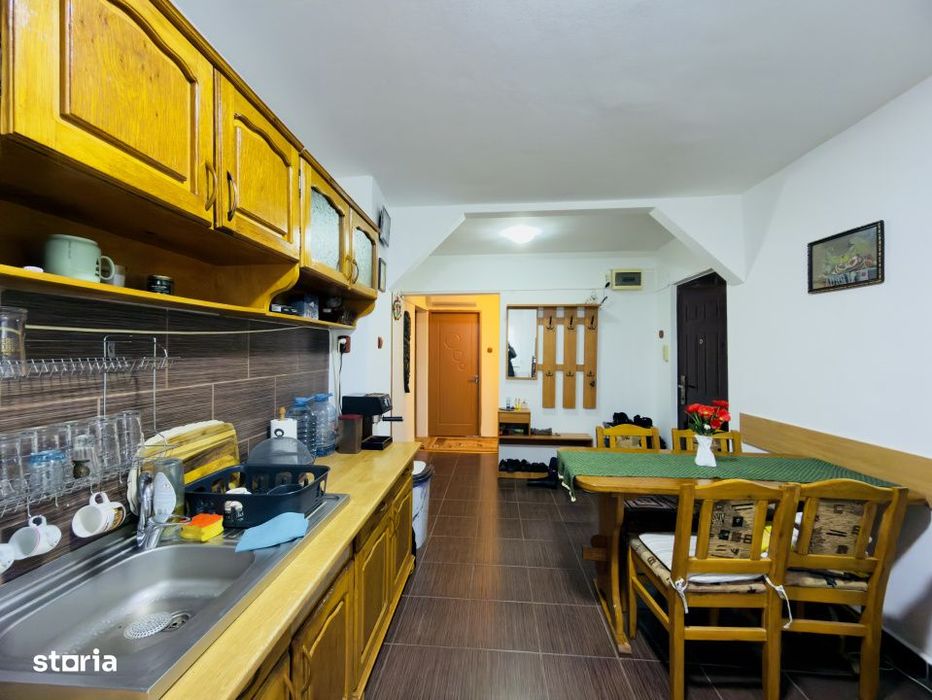 Apartament 4 camere, decomandat, etaj 2, 78mp in Bucovina