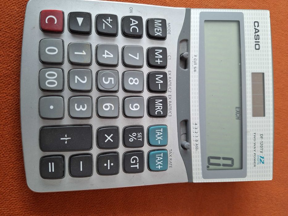 Calculator de birou Casio, alimentare Dual – Baterie + energie solara