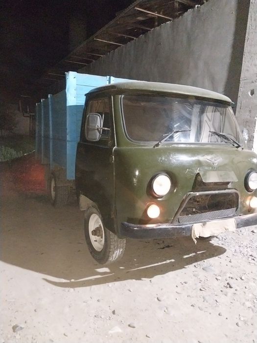 Уаз сотилади матор 24 ,акуслятор 4та балон янги 3та ракета метан балон