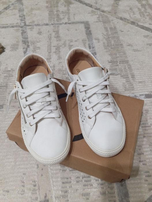 Кеды белые в идеальном состоянии