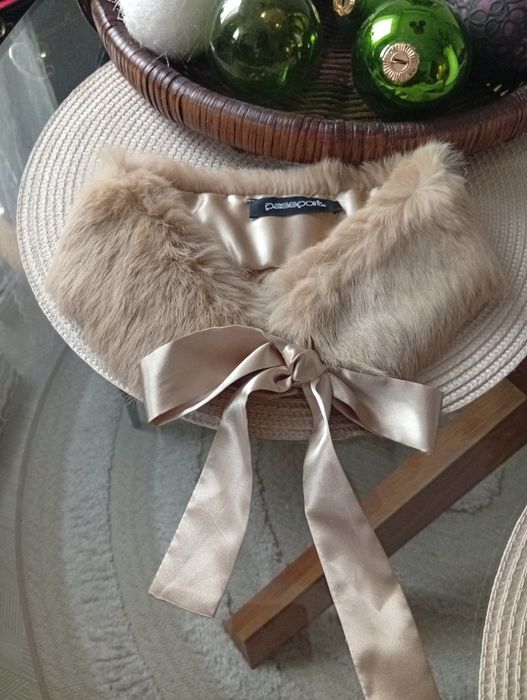 Яка от естествена заешка кожа