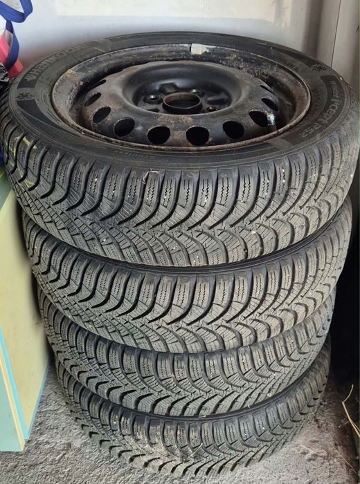 Зимни гуми Hankook с железни джанти 14 цола.