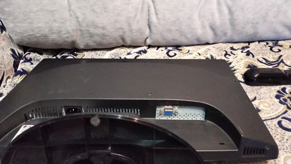 Монитор LG  60 Гц