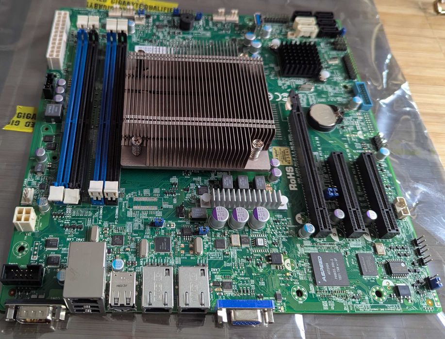 Placa baza server Supermicro cu procesor Xeon E3-1231 v3