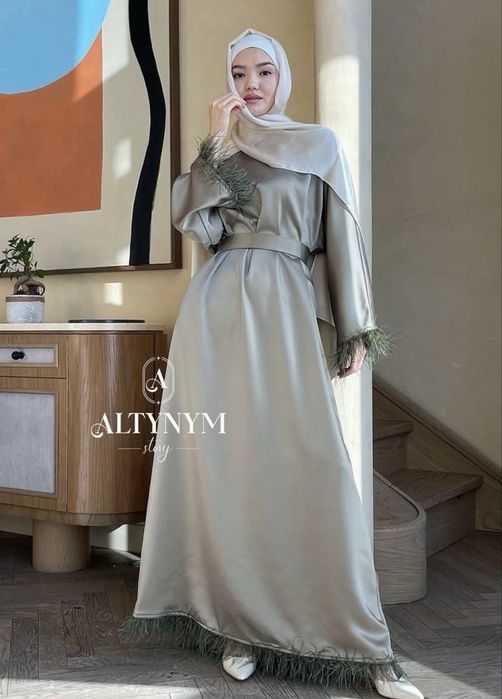 Платье с перьями altynym store