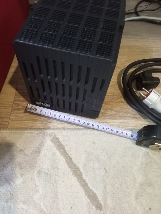 Стабилизатор напряжения Tripp Lite