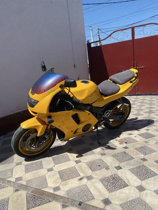 Kawasaki 600 куб мотоцикл