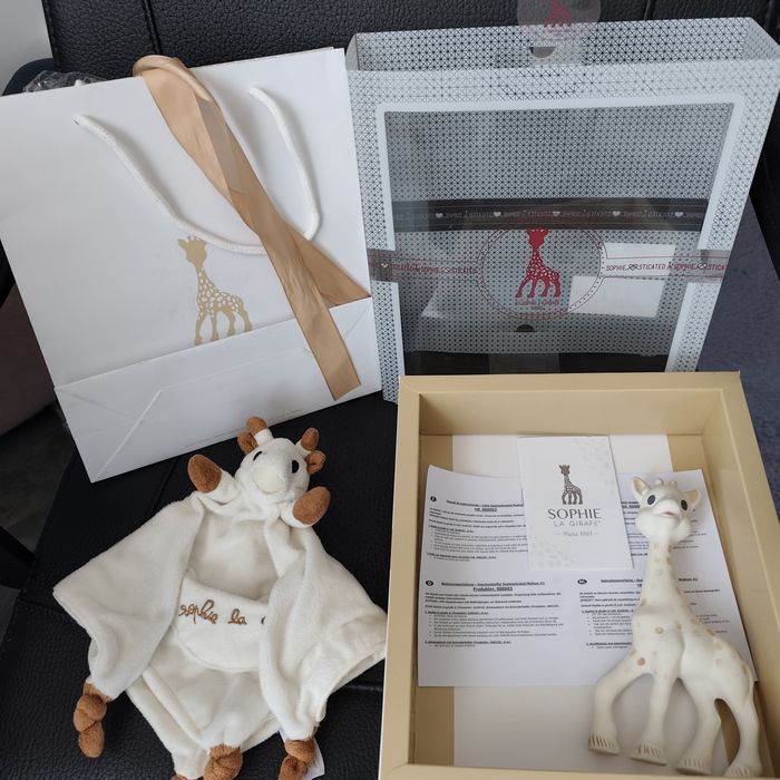 Sophie жираф чесалка за зъби и кърпа за гушкане комплект
