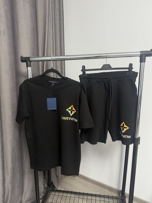 Compleu LOUIS VUITTON super calitate