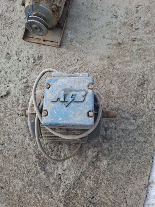 Трехфазный двигатель