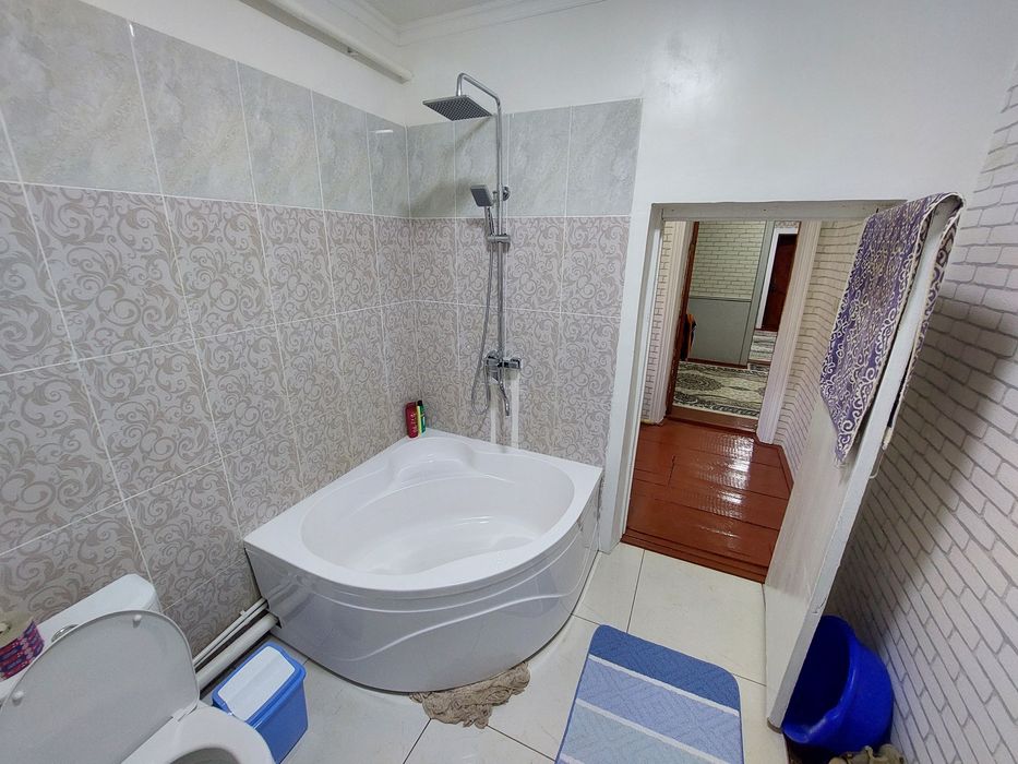 Sentrda Gone qala 120 avtobaz 4.5 sotuk 4 komnata jay s.di