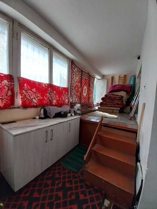 Уй сотилади.  Продаётся 3х комнатная квартира