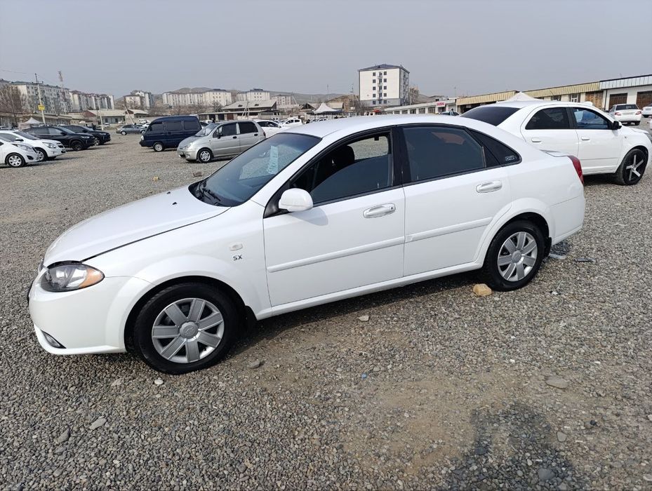 Gentra sotiladi lasettidan qilingan