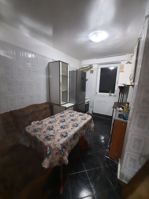 Închiriez apartament 2 camere Gaesti