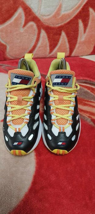 Adidasi Tommy Hilfiger 36