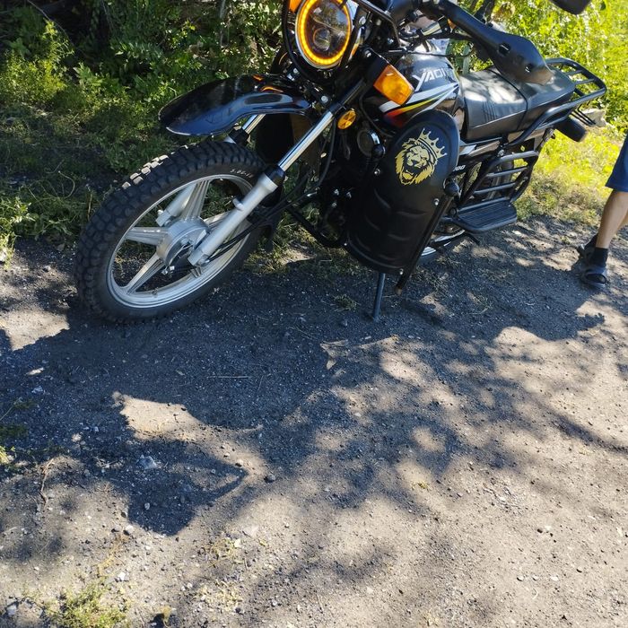 Продам мотоцикл яки 200