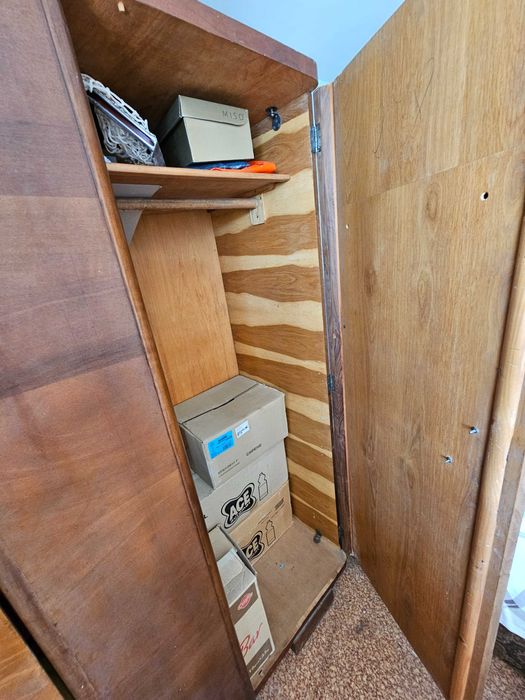 Гардероб - орехов фурнир