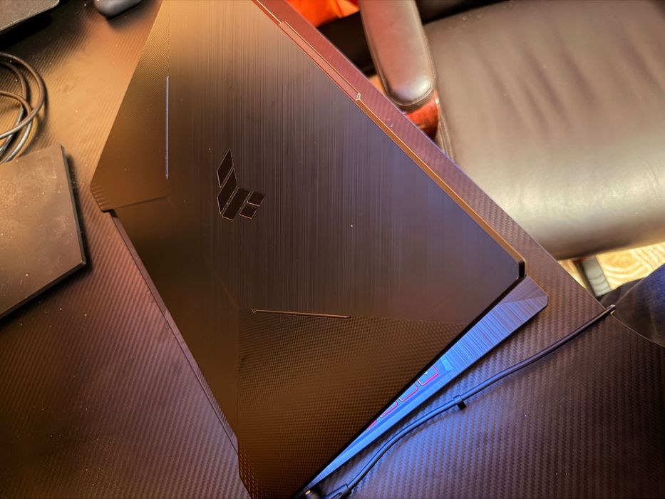 Laptop Gaming ASUS TuF  • i5 •  16GB  •  1TB  •  RTX 3050  •  144Hz