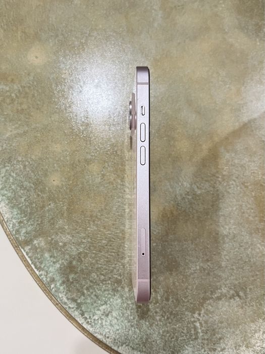 Продаю iPhone 13 в розовом цвете
