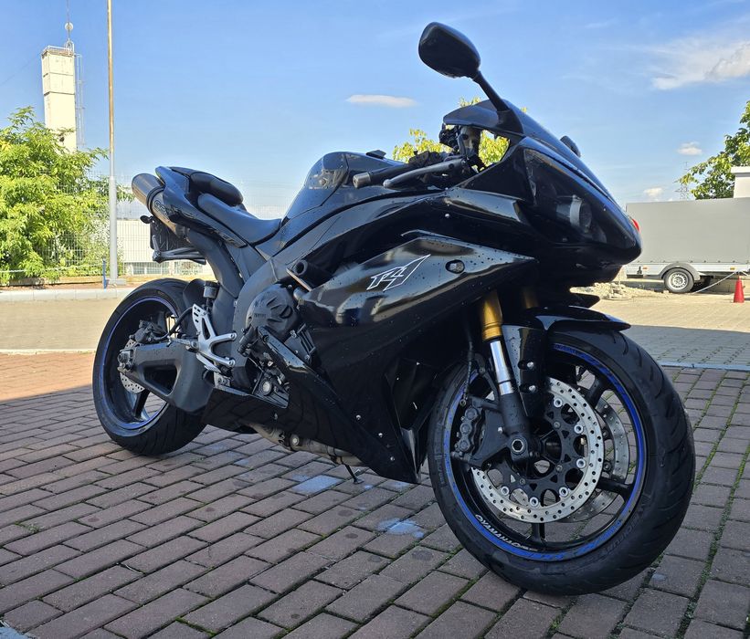 Yamaha YZF-R1 (RN19)