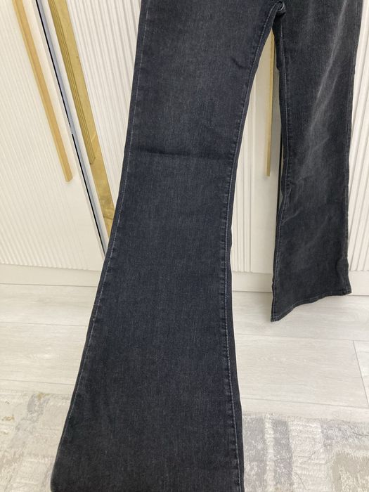 Джинсы черного цвета