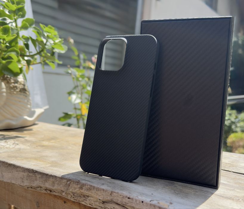 iPhone 16 Pro Max Карбонов кейс