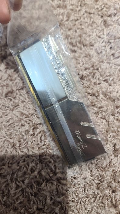 Оперативная память  Trident Z Royal[1X16GB] DDR4 3600MHz
 1X16GB] DDR4