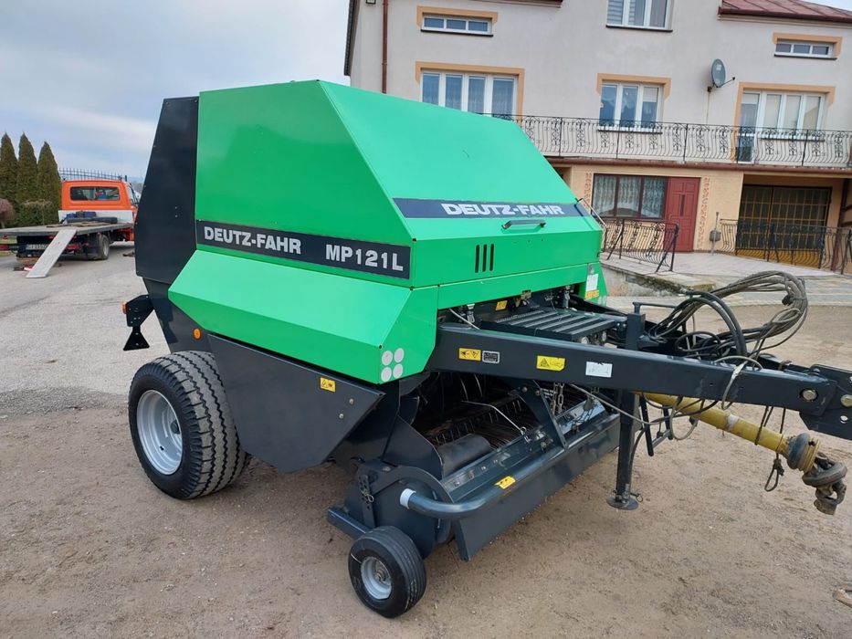 Presa baloti,Balotiera Deutz fahr 121 L,dimensiune balot 120/120