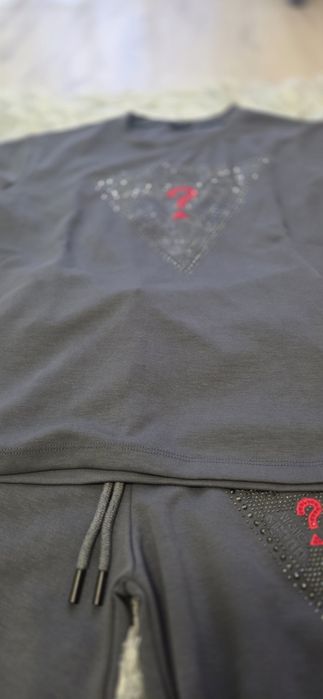 Нов! Дамски лот тениска и панталон Guess - S размер