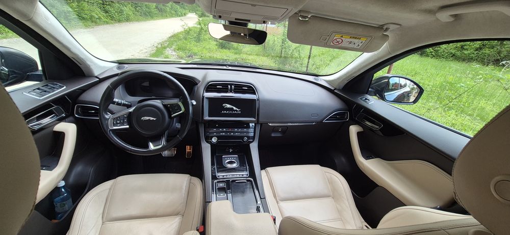 Jaguar F Pace de vanzare
