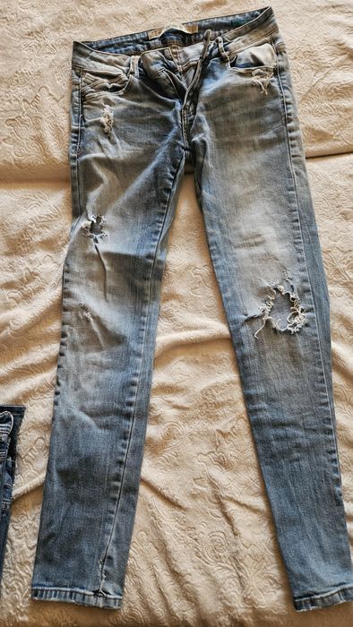 Дамски дънки различни модери