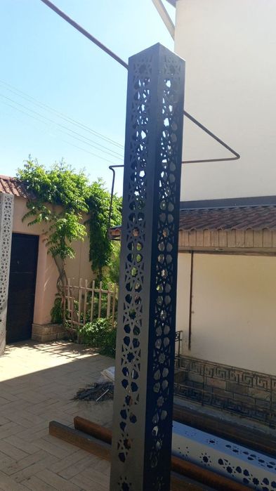 Металлические стойки