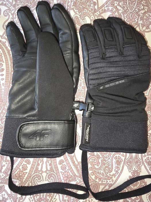 Geaca Ski O'neill S / Pantaloni Ski Oakley S / Mănuși Ski Oakley M/8