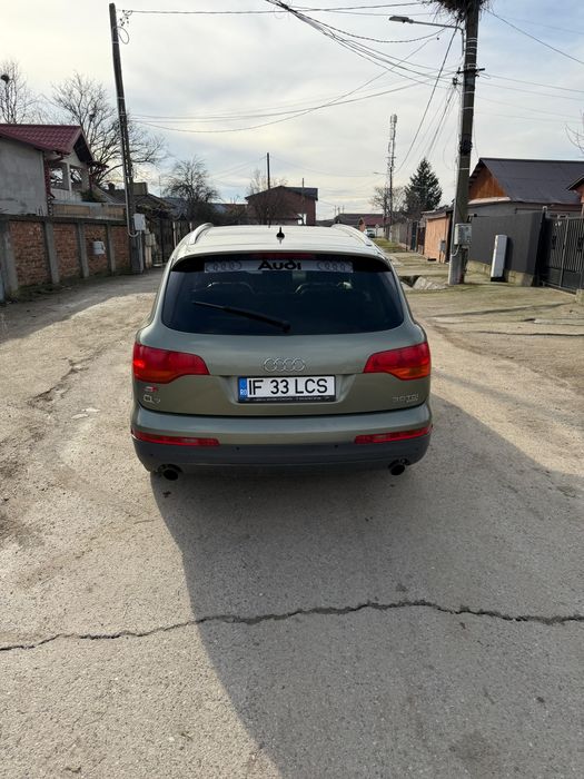 Audi Q7 Masina este in stare perfecta.  Mai multe detali in privat