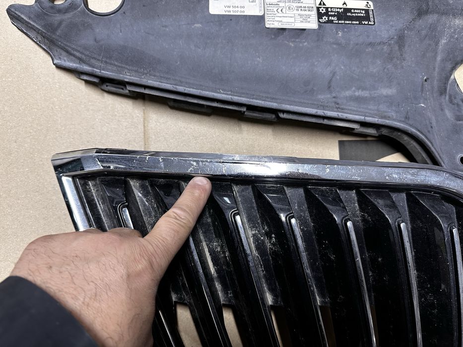 Grilă radiator.capac distronic skoda superb 3.v.