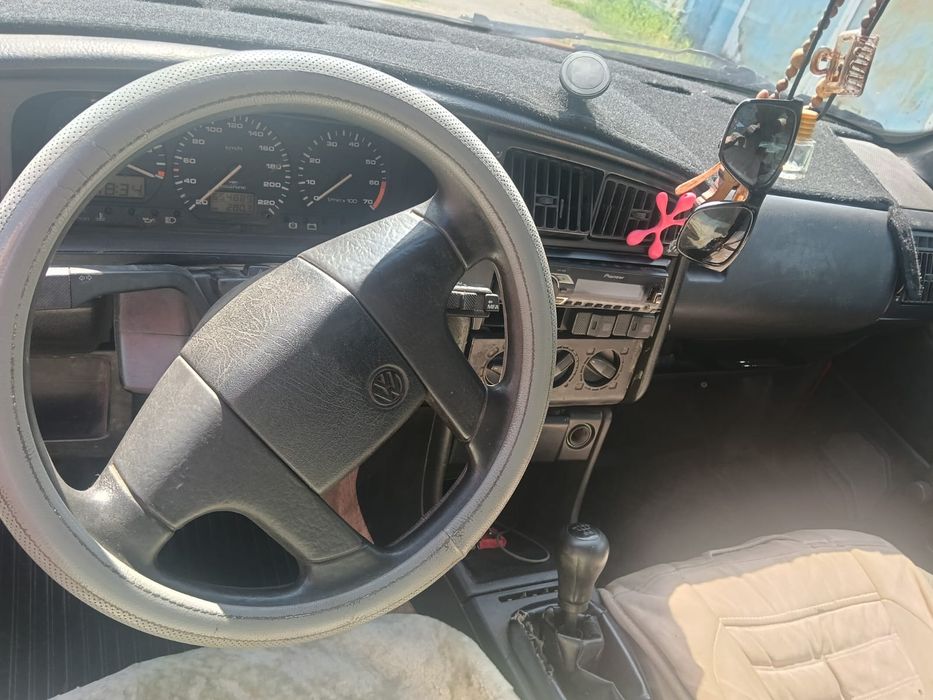 Продам машину 1992 года ,и гараж