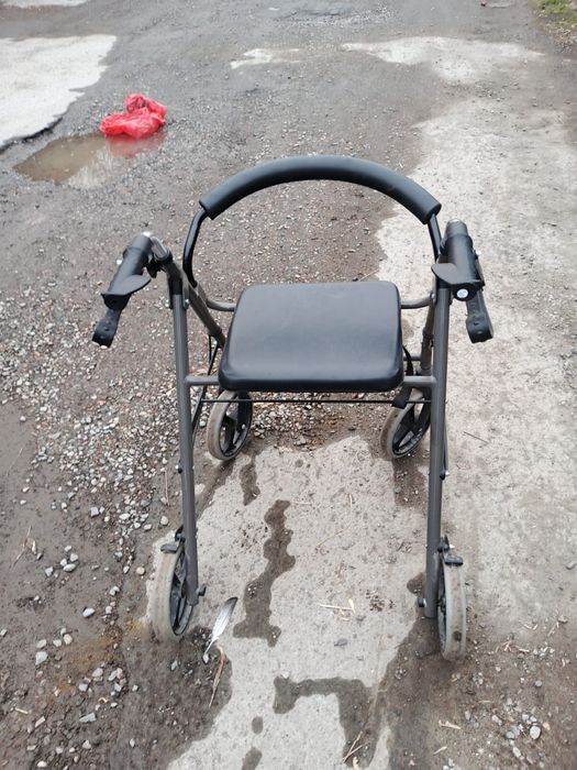 Продам ходунки б/у