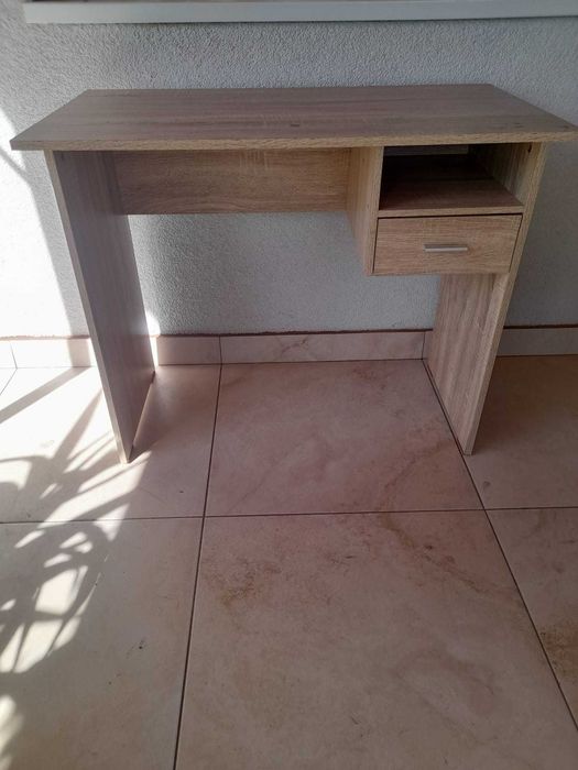 Vând birou pentru copii