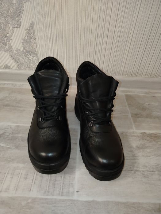 Спецобувь, ботинки кожаные.