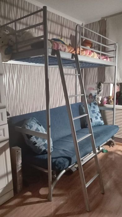 Двухъярусная кровать