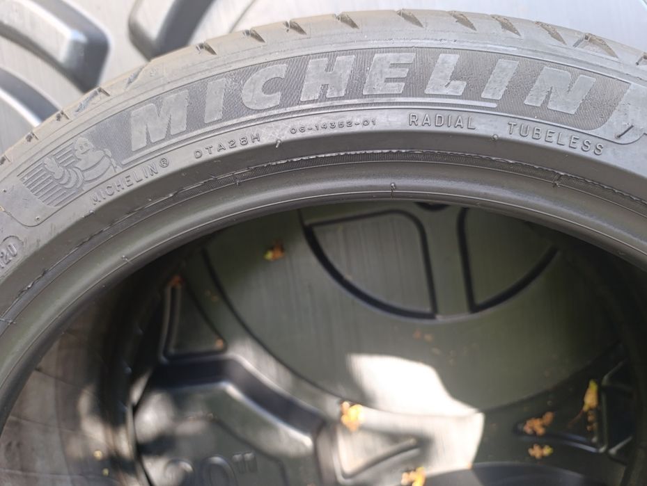 Anvelope de vara 235 40 19 Michelin dot 2020