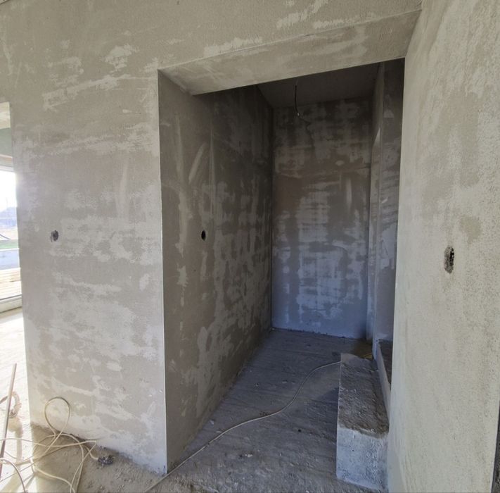 Executam lucrari tencuala mecanizate