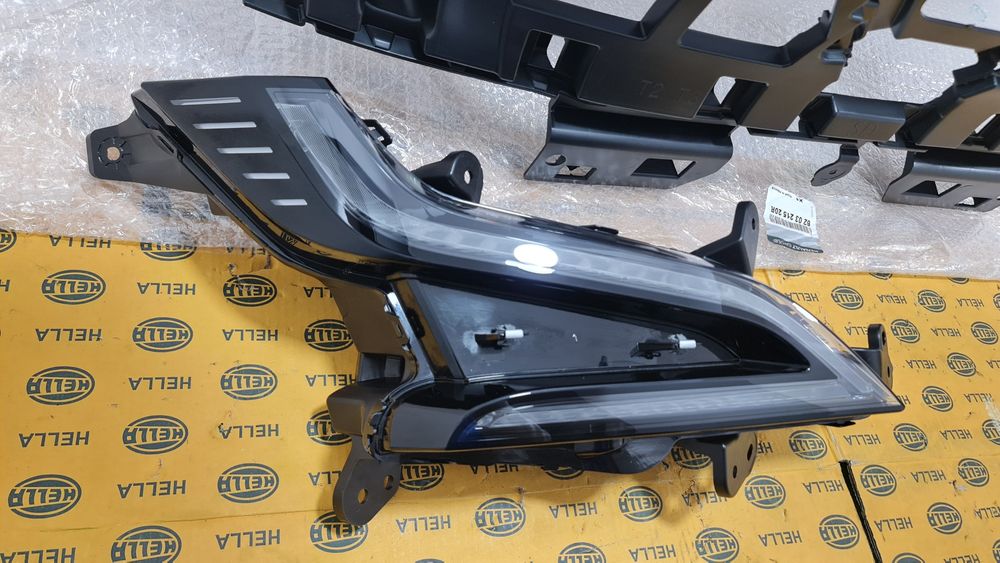 Grila masca radiator trager far led proiector Renault Megane 5 V Etech