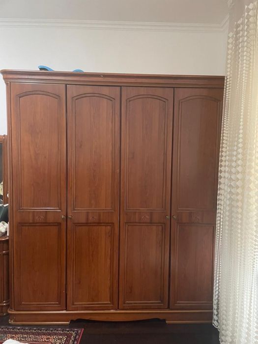 Продам спальный гарнитур