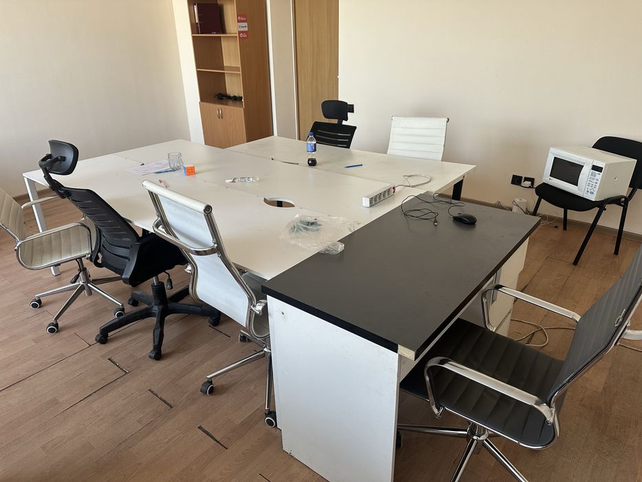 Продаю офисную мебель