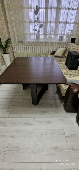 Продам стол книжка