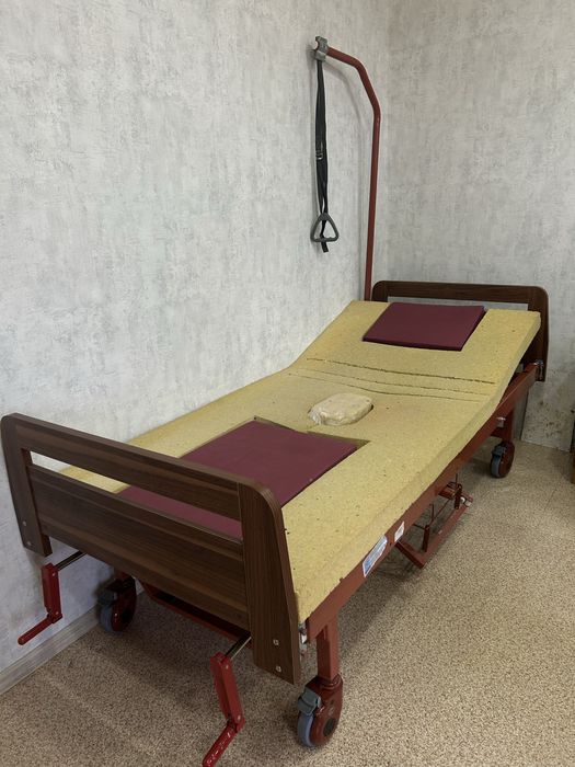 Продам медецинскую кровать для лежачих