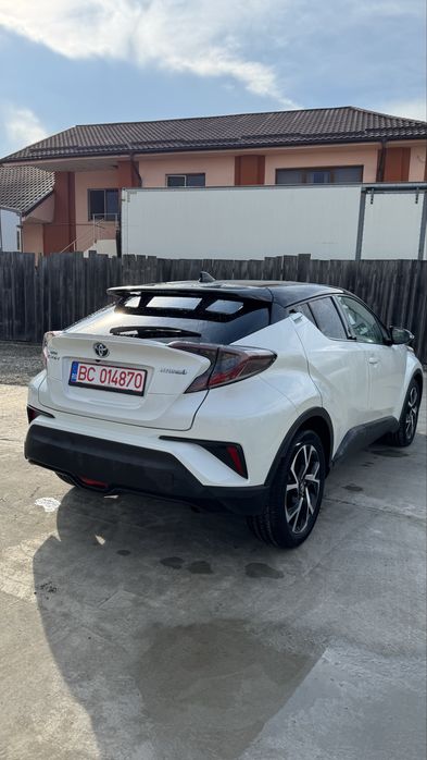Toyota CHR 1,8 hybrid