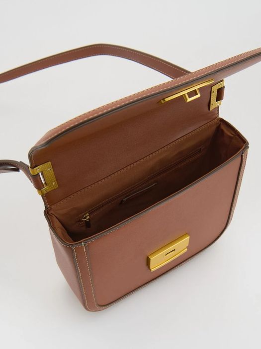 НОВА кожена чанта през рамо RESERVED